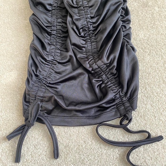 NWT Ruched Black Mini Dress Size Medium - Picture 4 of 11